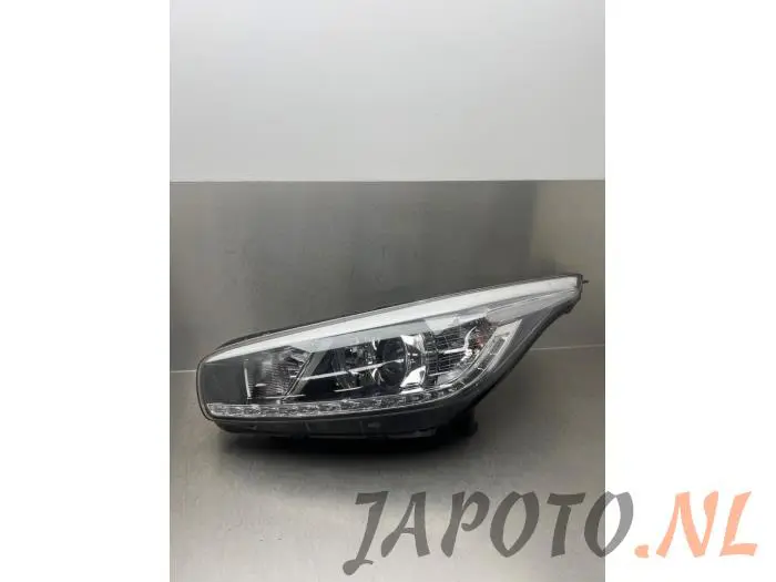 Headlight, left Kia Cee'D