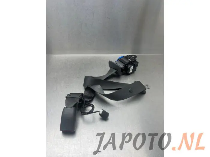 Rear seatbelt, centre Chevrolet Spark