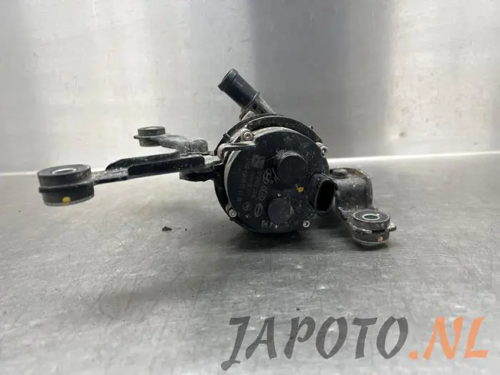 Water pump Hyundai Kona