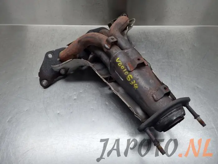 Exhaust manifold Mazda 6.