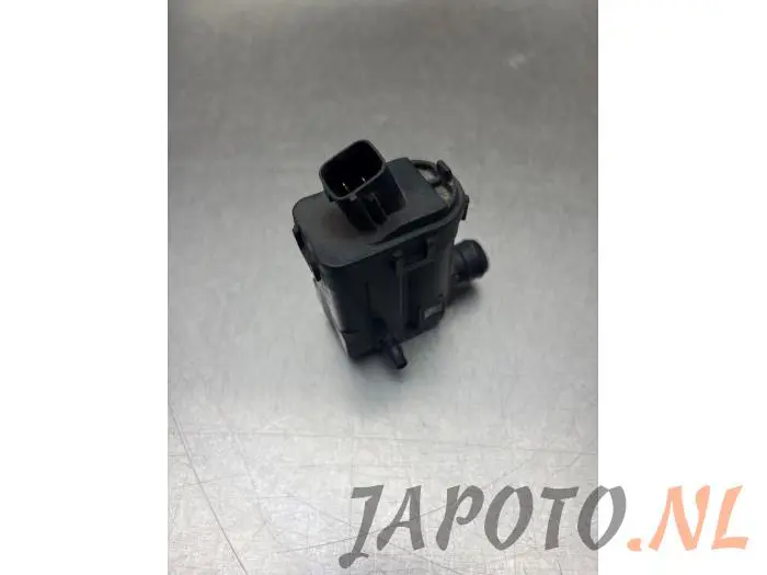 Windscreen washer pump Kia Niro