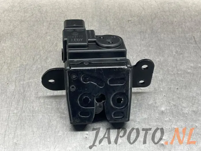 Tailgate lock mechanism Kia Niro