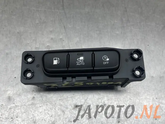 Tank cap cover switch Kia Niro