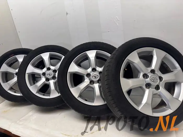 Set of wheels + tyres Toyota Rav-4