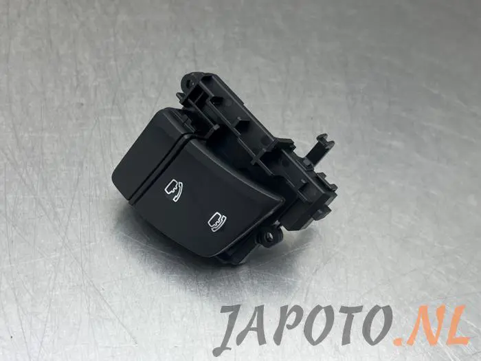 Steering wheel switch Toyota Yaris