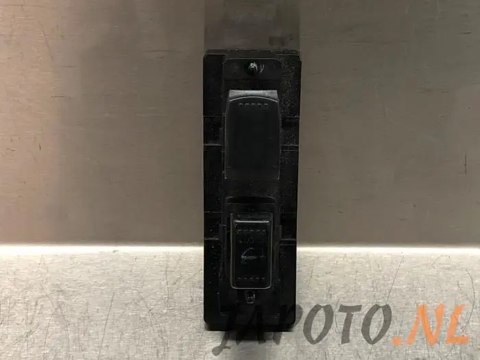 Multi-functional window switch Nissan Pixo