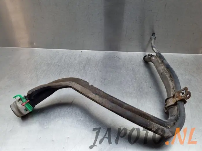 Fuel tank filler pipe Toyota Corolla Verso