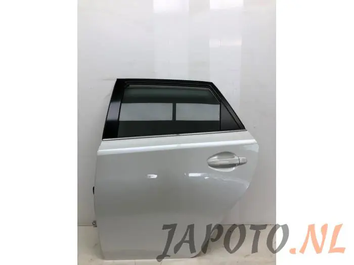 Rear door 4-door, left Toyota Auris