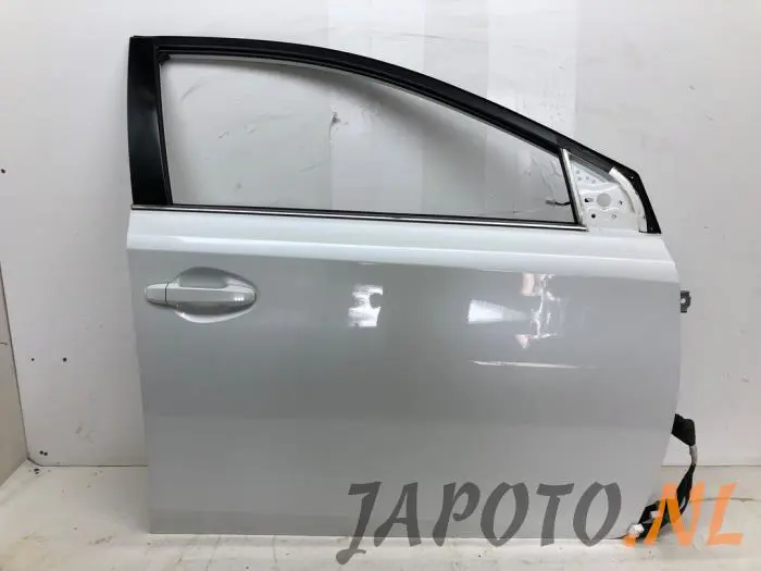 Front door 4-door, right Toyota Auris