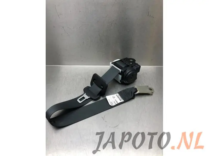 Rear seatbelt, centre Toyota Auris