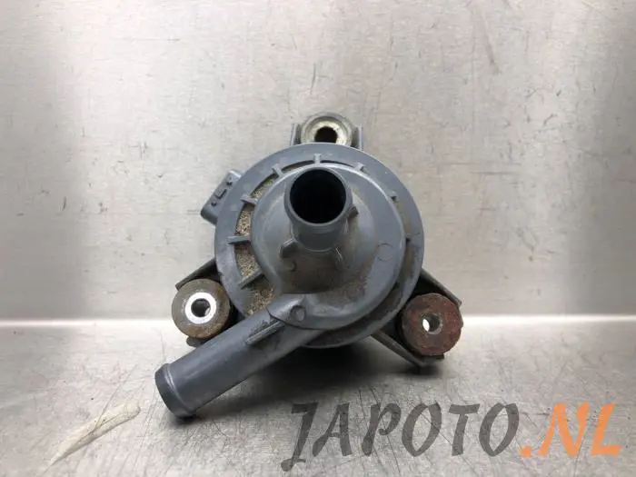 Water pump Toyota Auris