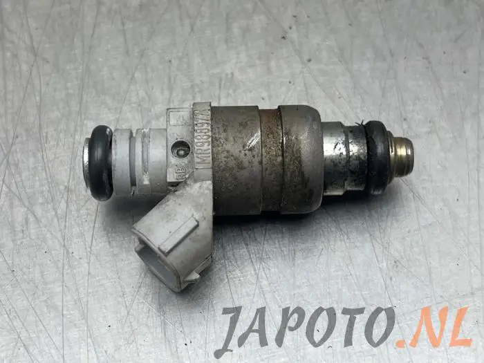 Injector (petrol injection) Mitsubishi Colt