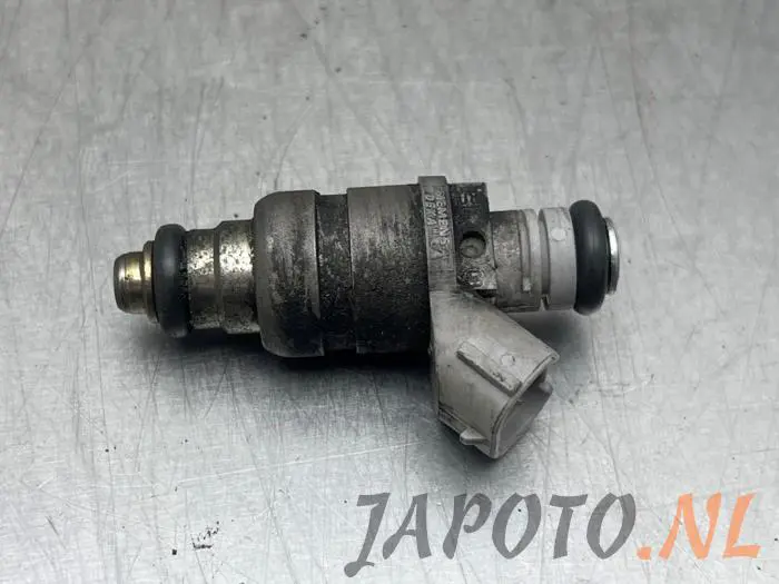 Injector (petrol injection) Mitsubishi Colt