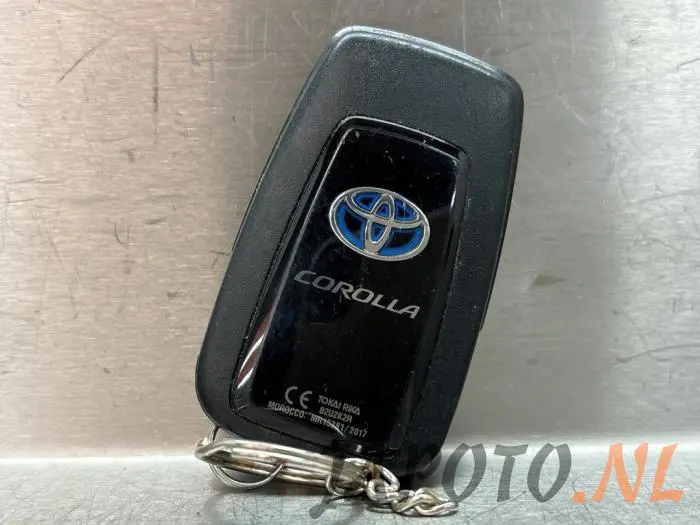 Key Toyota Corolla