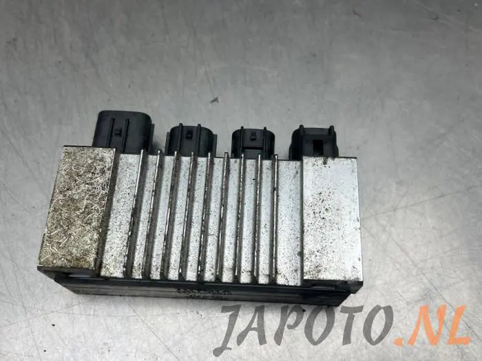 Glow plug relay Toyota Hilux