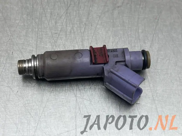 Injector (petrol injection) Toyota Corolla Verso