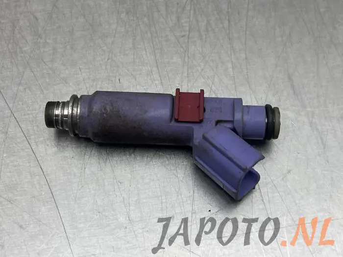 Injector (petrol injection) Toyota Corolla Verso