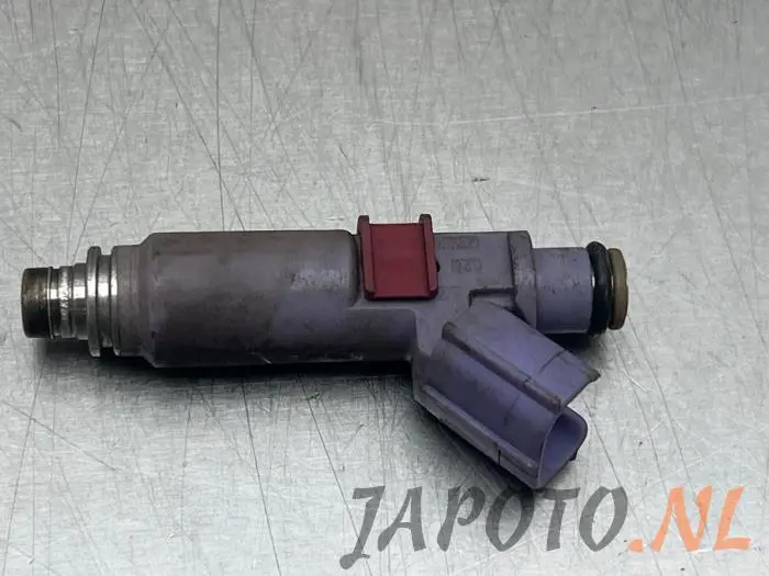 Injector (petrol injection) Toyota Corolla Verso