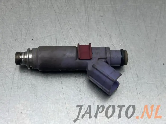 Injector (petrol injection) Toyota Corolla Verso