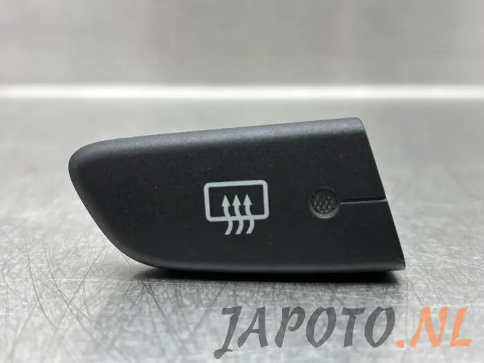 Rear window heating switch Toyota Aygo