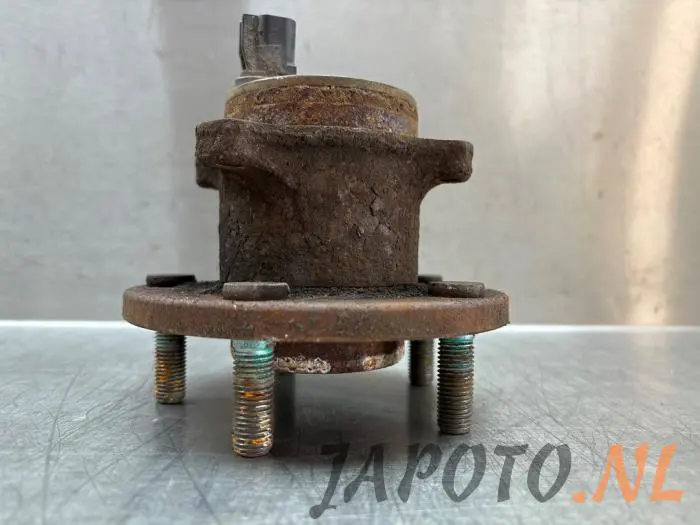 Rear wheel bearing Mazda 3.