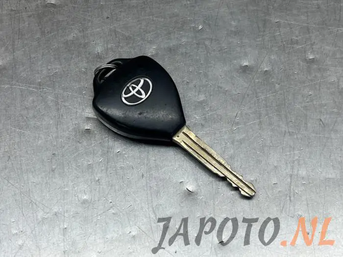 Key Toyota Rav-4