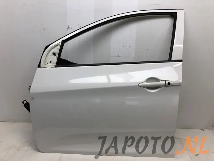 Door 4-door, front left Kia Picanto