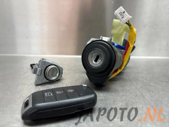 Ignition lock + key Kia Cee'D