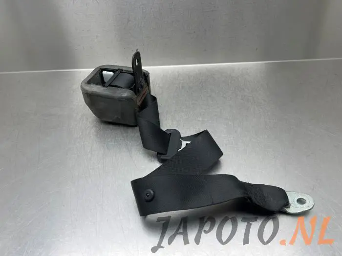 Rear seatbelt, left Toyota Auris