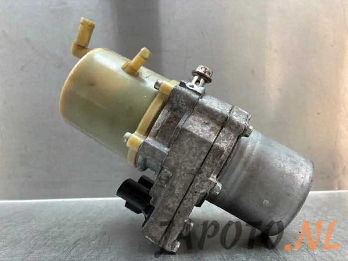 Power steering pump Mazda 3.