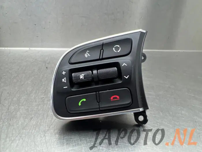 Steering wheel mounted radio control Kia Niro