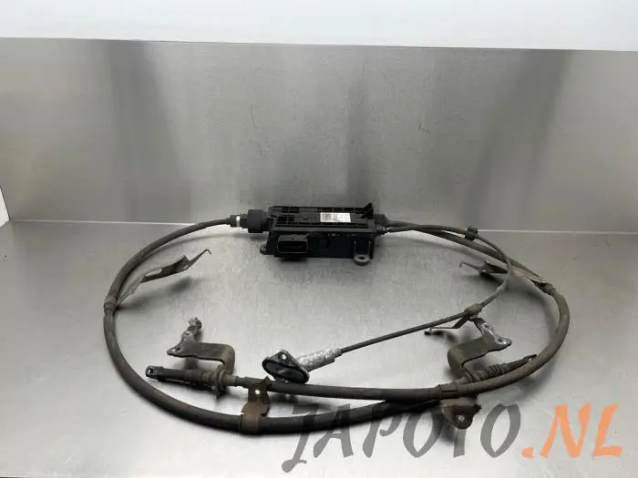 Parking brake module Toyota Avensis