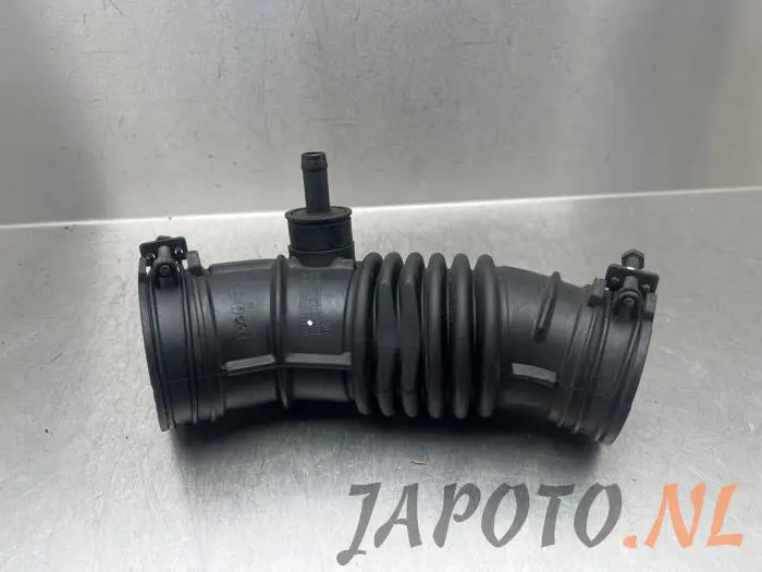 Air intake hose Kia Rio