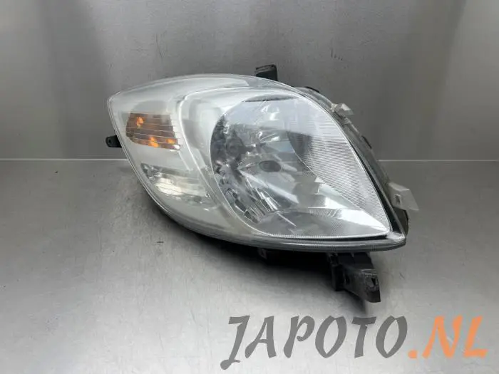 Headlight, left Toyota Yaris