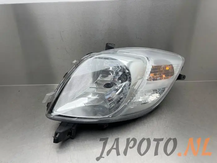 Headlight, right Toyota Yaris