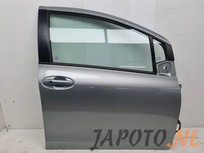 Front door 4-door, right Toyota Yaris