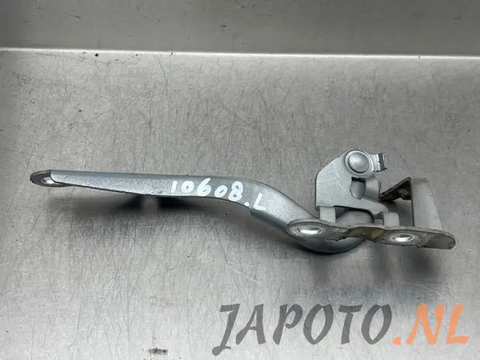 Bonnet Hinge Toyota Yaris