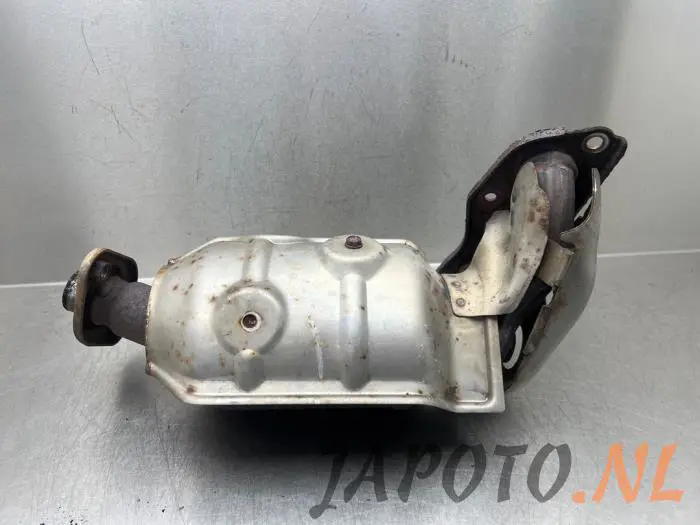 Exhaust manifold + catalyst Toyota Yaris