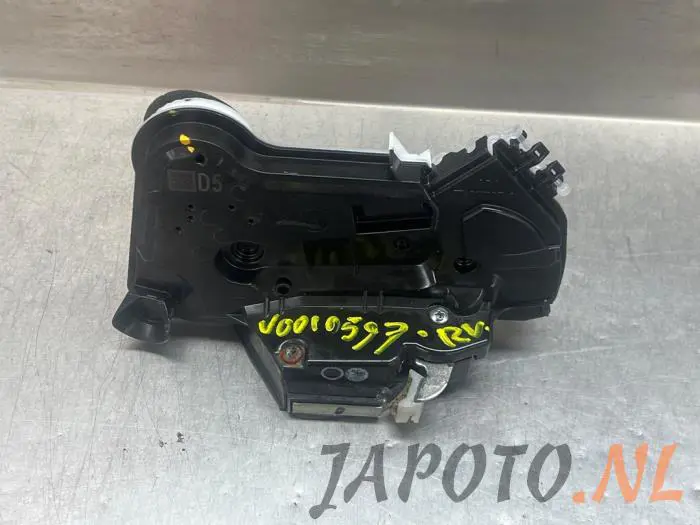 Front door lock mechanism 4-door, right Toyota Corolla