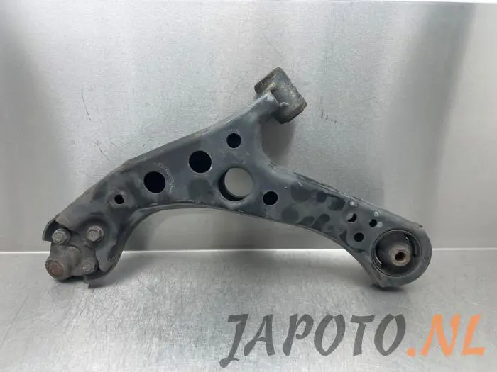 Front lower wishbone, right Toyota Corolla