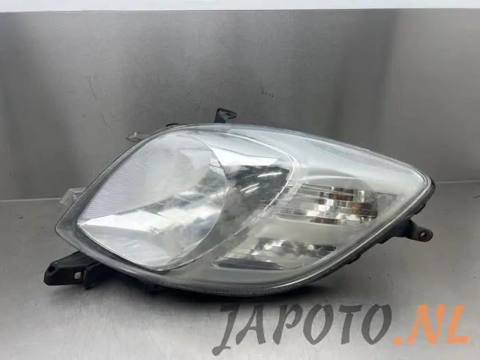 Headlight, right Toyota Yaris