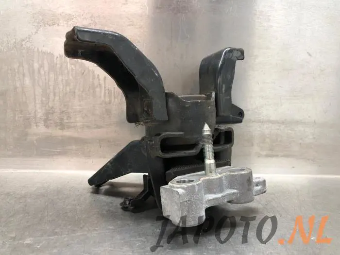 Engine mount Toyota Auris