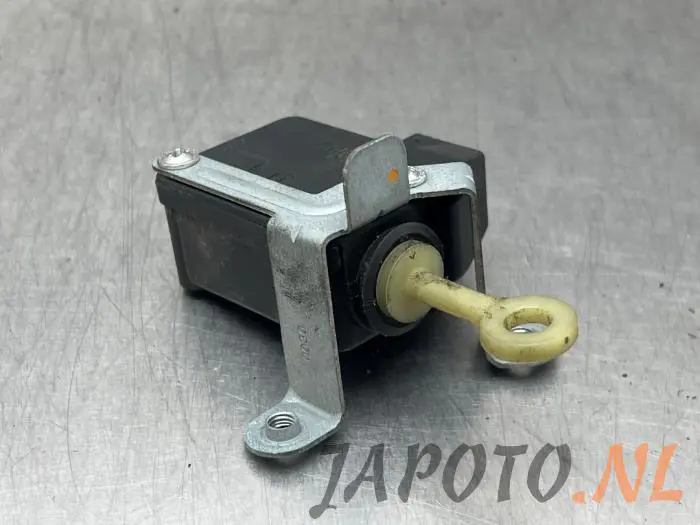 Tank flap lock motor Toyota Aygo