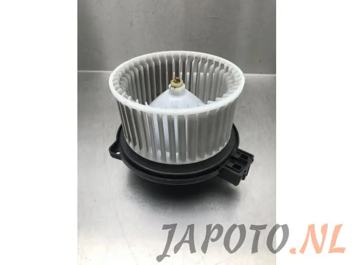 Heating and ventilation fan motor Mazda 3.