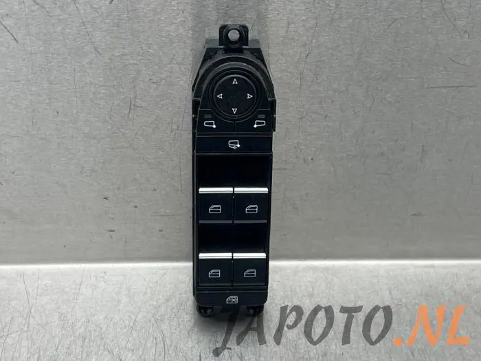 Multi-functional window switch Mazda 3.