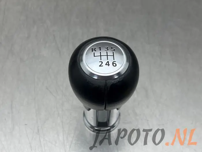 Gear stick knob Mazda 3.