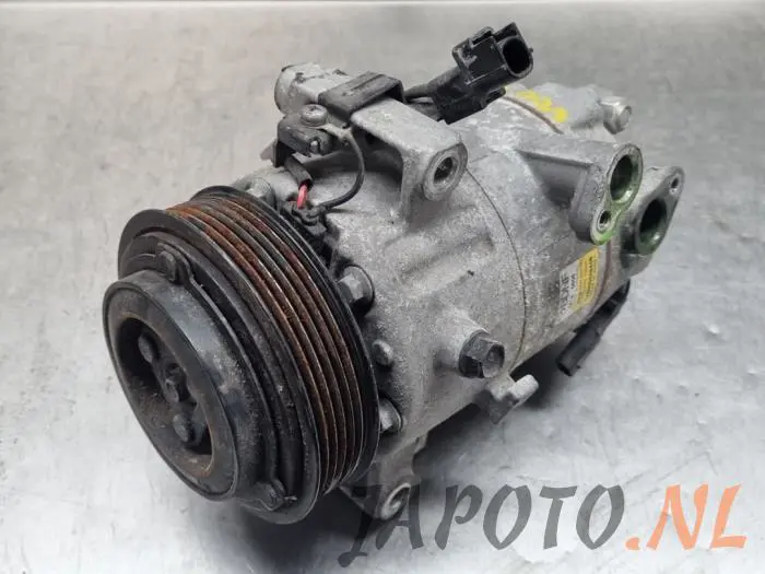 Air conditioning pump Mazda 3.