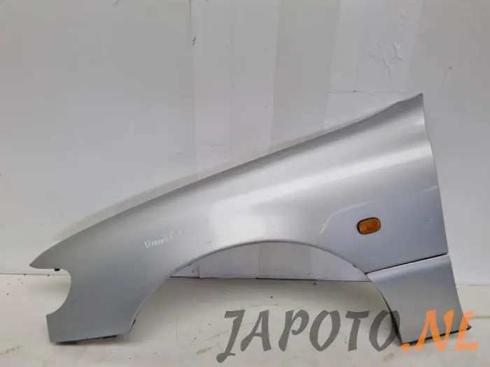 Front wing, left Lexus GS 300