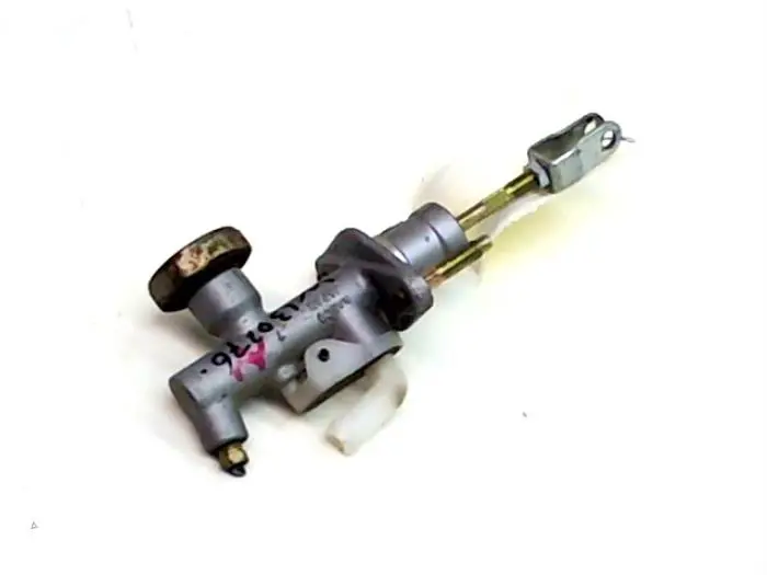 Clutch master cylinder Nissan Primera