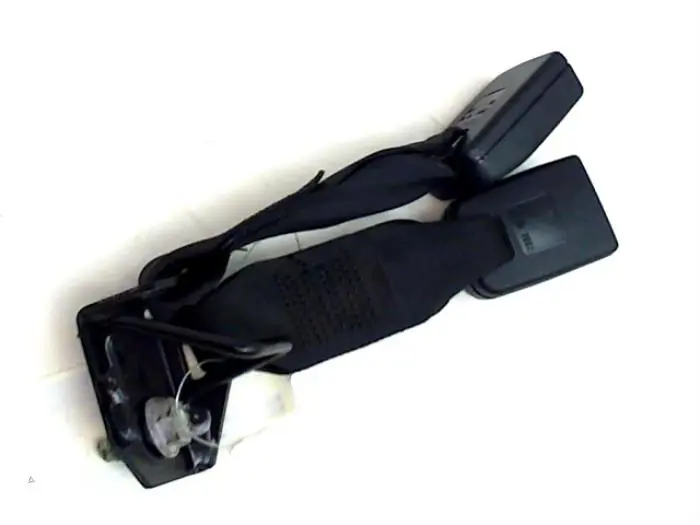 Rear seatbelt buckle, left Nissan Primera